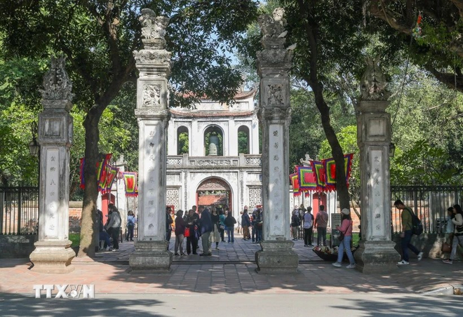 Hanoi: destino preferido de visitantes extranjeros en asueto por reunificación de Vietnam ảnh 1