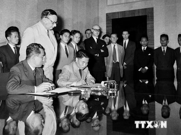 Acuerdos de Ginebra: Hito importante en desarrollo de diplomacia revolucionaria de Vietnam ảnh 2 Acuerdos de Ginebra: Hito importante en desarrollo de diplomacia revolucionaria de Vietnam ảnh 2