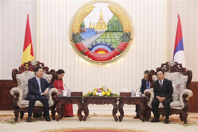 Dirigentes laosianos reciben a delegación partidista vietnamita ảnh 2 Dirigentes laosianos reciben a delegación partidista vietnamita ảnh 2