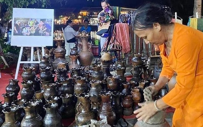 Celebran en Quang Nam exposición sobre patrimonios culturales nacionales ảnh 1 Celebran en Quang Nam exposición sobre patrimonios culturales nacionales ảnh 1