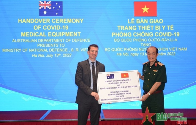 Vietnam recibe equipos médicos obsequiados por Australia ảnh 1 Vietnam recibe equipos médicos obsequiados por Australia ảnh 1