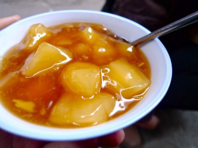 Compota de yuca dulce, comida callejera especial en Hanoi ảnh 1 Compota de yuca dulce, comida callejera especial en Hanoi ảnh 1