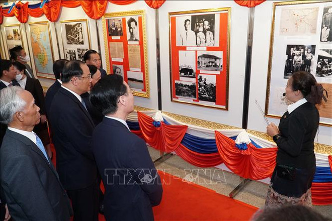 Inauguran exposición de materiales de archivo sobre relaciones Vietnam-Laos ảnh 1 Inauguran exposición de materiales de archivo sobre relaciones Vietnam-Laos ảnh 1
