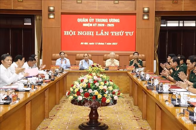 Máximo dirigente partidista de Vietnam preside reunión de Comisión Militar Central ảnh 1