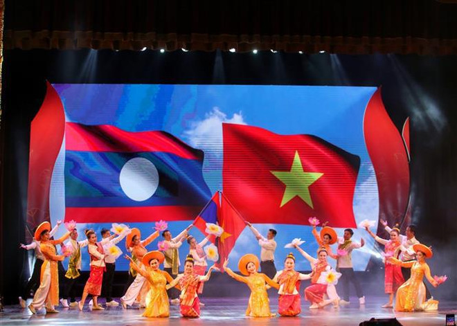 Inauguran Semana de Cultura de Vietnam en Laos ảnh 1 Inauguran Semana de Cultura de Vietnam en Laos ảnh 1