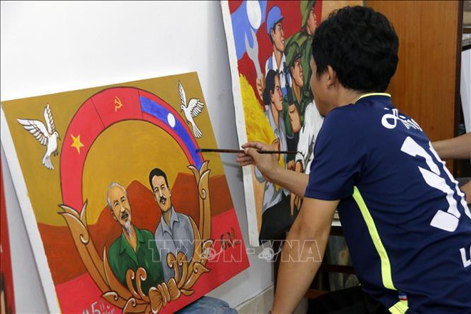Obras artísticas realzan estrechos nexos entre Vietnam y Laos ảnh 1 Obras artísticas realzan estrechos nexos entre Vietnam y Laos ảnh 1