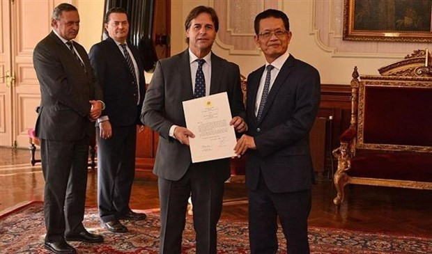 Presidente uruguayo aboga por profundizar más nexos con Vietnam ảnh 1 Presidente uruguayo aboga por profundizar más nexos con Vietnam ảnh 1