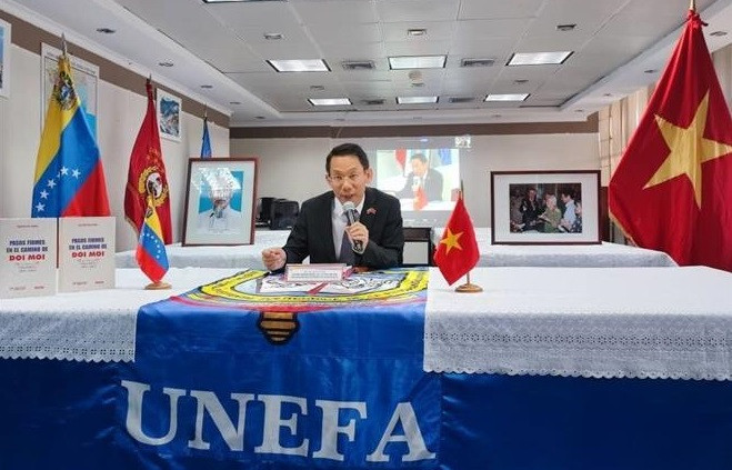 Coloquio en Venezuela sobre práctica de innovación y desarrollo socialista de Vietnam ảnh 1 Coloquio en Venezuela sobre práctica de innovación y desarrollo socialista de Vietnam ảnh 1