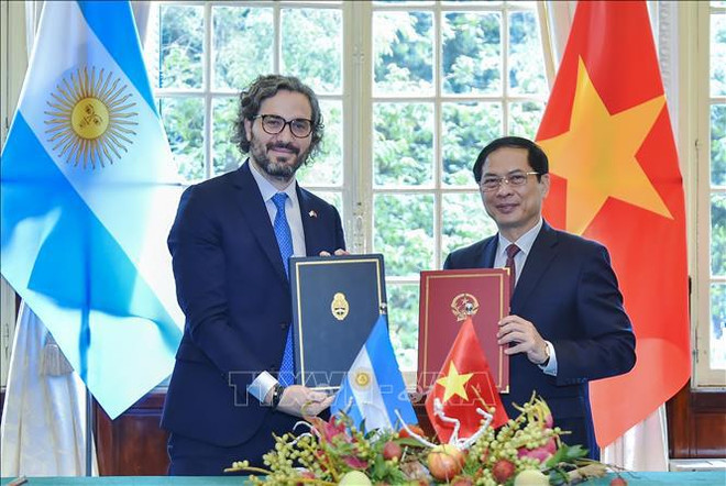 Vietnam y Argentina abogan por promover cooperación multifacética ảnh 1 Vietnam y Argentina abogan por promover cooperación multifacética ảnh 1