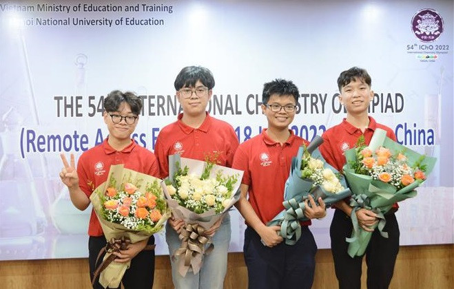 Todos los concursantes vietnamitas en IChO 2022 conquistan preseas doradas ảnh 1 Todos los concursantes vietnamitas en IChO 2022 conquistan preseas doradas ảnh 1