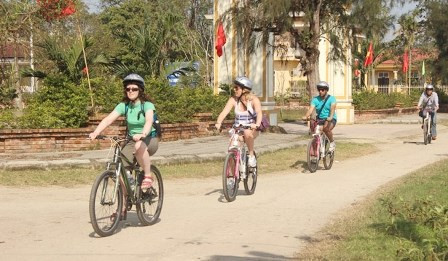 Ciudad vietnamita planea lanzar turismo en bicicleta ảnh 1 Ciudad vietnamita planea lanzar turismo en bicicleta ảnh 1