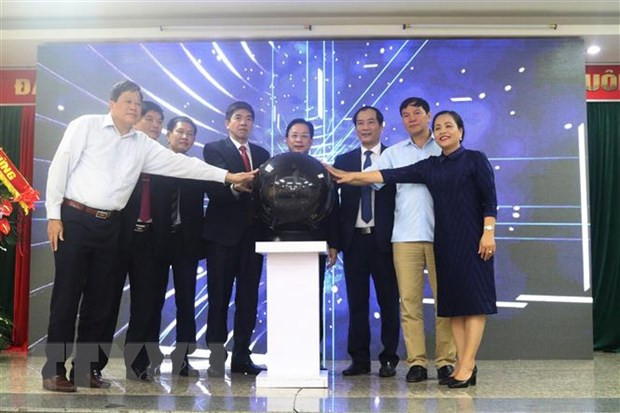 Debutan versiones en inglés y chino de periódico electrónico de Lang Son ảnh 1 Debutan versiones en inglés y chino de periódico electrónico de Lang Son ảnh 1