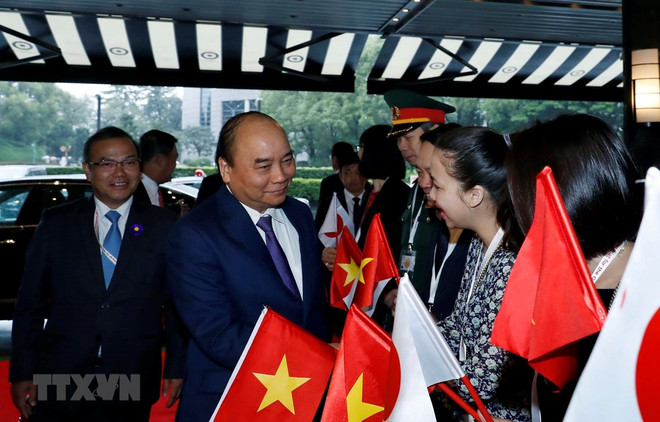 Arriba primer ministro vietnamita a Japón para coronación imperial ảnh 1 Arriba primer ministro vietnamita a Japón para coronación imperial ảnh 1