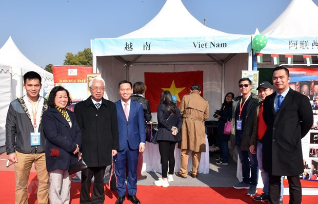 Sobresale presentación de Vietnam en feria internacional caritativa en China ảnh 1 Sobresale presentación de Vietnam en feria internacional caritativa en China ảnh 1