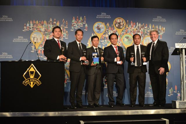Recibe billetera electrónica de Viettel Laurel de Oro en Premios Internacionales de Negocios ảnh 1 Recibe billetera electrónica de Viettel Laurel de Oro en Premios Internacionales de Negocios ảnh 1