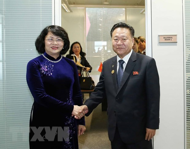 Vicepresidenta de Vietnam se reúne con dirigentes de Venezuela y Corea del Norte al margen de MNOAL ảnh 2 Vicepresidenta de Vietnam se reúne con dirigentes de Venezuela y Corea del Norte al margen de MNOAL ảnh 2