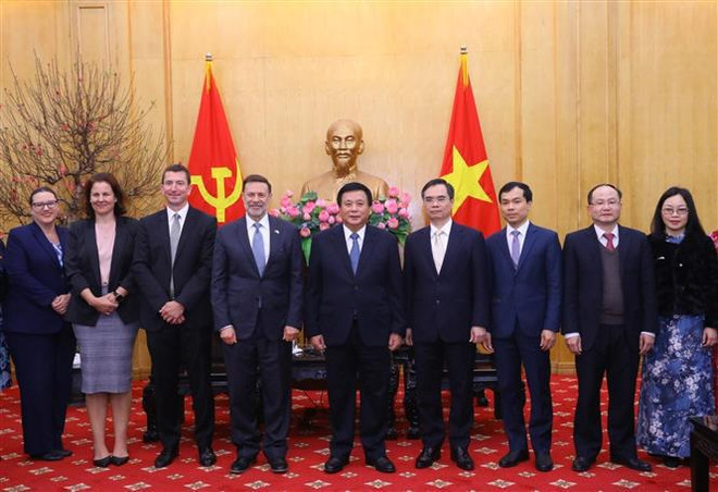 Dirigente partidista vietnamita recibe a nuevo embajador de Australia ảnh 2 Dirigente partidista vietnamita recibe a nuevo embajador de Australia ảnh 2