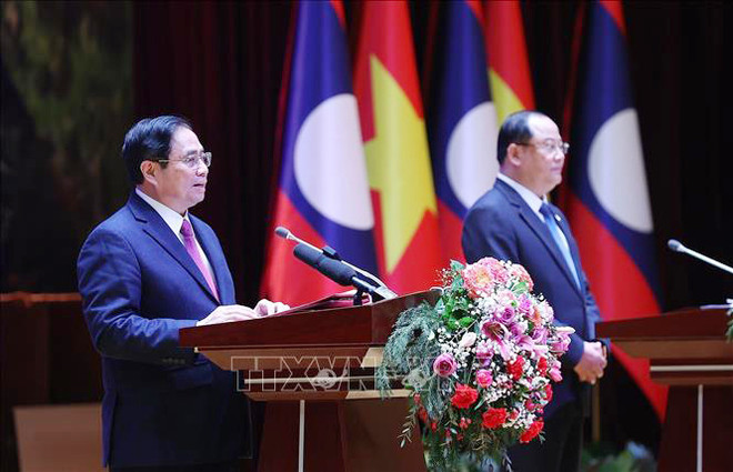 Enaltecen resultados de visita del premier vietnamita a Laos ảnh 2 Enaltecen resultados de visita del premier vietnamita a Laos ảnh 2