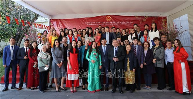 Vietnamitas en el extranjero festejan Nuevo Año Lunar 2023 ảnh 2 Vietnamitas en el extranjero festejan Nuevo Año Lunar 2023 ảnh 2