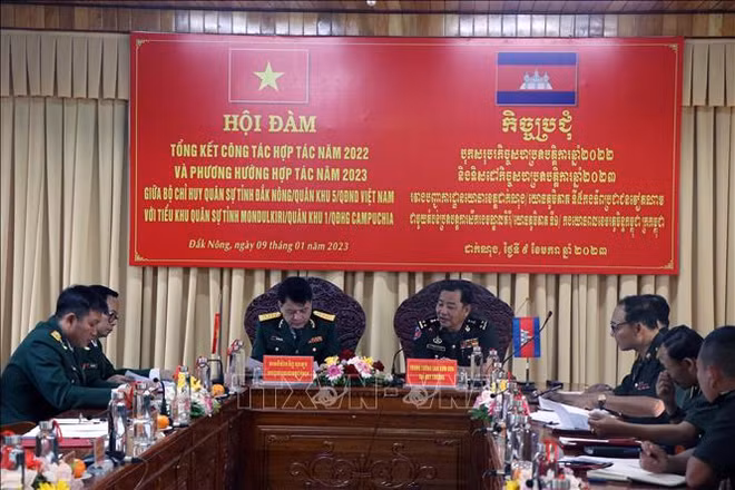Mejoran cooperación entre provincias de Vietnam y Camboya ảnh 1