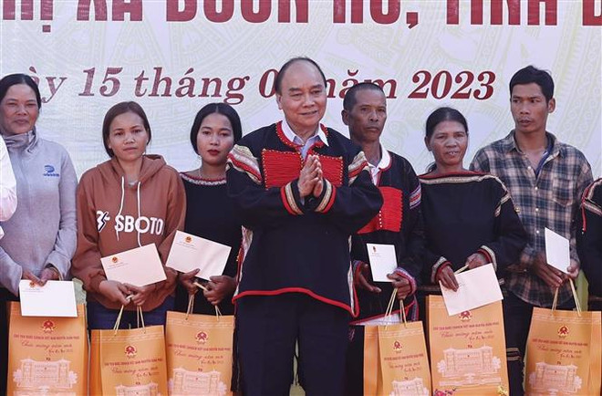 Presidente de Vietnam alienta a personas pobres en provincia altiplana ảnh 1 Presidente de Vietnam alienta a personas pobres en provincia altiplana ảnh 1