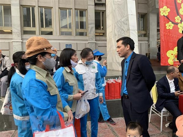 Actividades de solidaridad con trabajadores menos favorecidos de Hanoi en vísperas del Tet 2023 ảnh 1