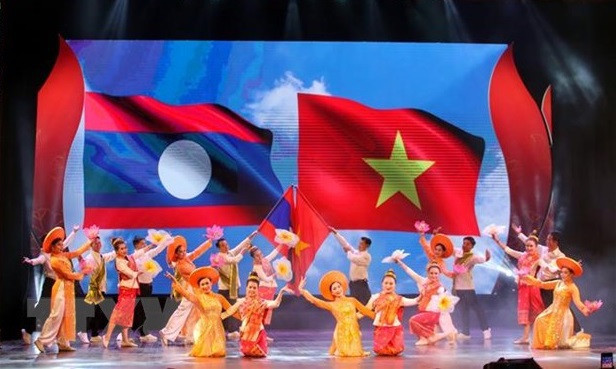 Visita del premier de Vietnam a Laos reafirma solidaridad invariable entre ambos países ảnh 2 Visita del premier de Vietnam a Laos reafirma solidaridad invariable entre ambos países ảnh 2