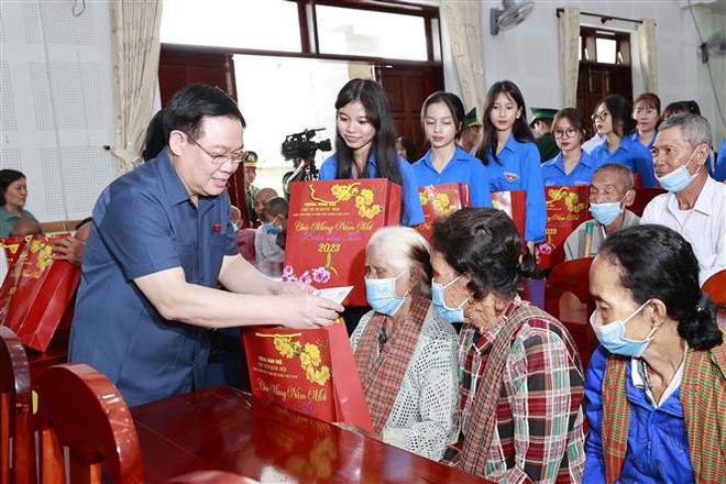 Reafirman atención a personas pobres en provincia vietnamita ảnh 1 Reafirman atención a personas pobres en provincia vietnamita ảnh 1