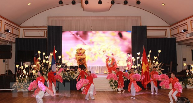 Vietnamitas en Laos celebran Año Nuevo Lunar ảnh 1 Vietnamitas en Laos celebran Año Nuevo Lunar ảnh 1