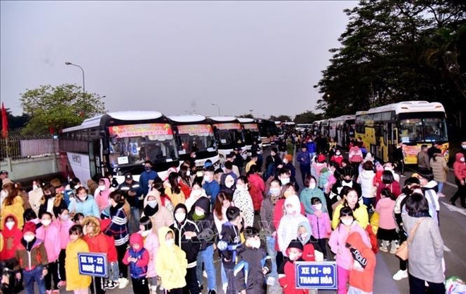 Ayudan a trabajadores vietnamitas pobres a reunirse con sus familias en Tet ảnh 1 Ayudan a trabajadores vietnamitas pobres a reunirse con sus familias en Tet ảnh 1