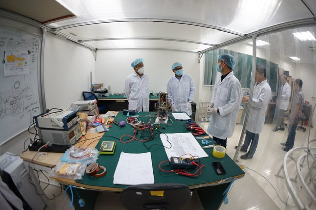 Satélite vietnamita NanoDragon completa las pruebas finales en Japón ảnh 2 Satélite vietnamita NanoDragon completa las pruebas finales en Japón ảnh 2