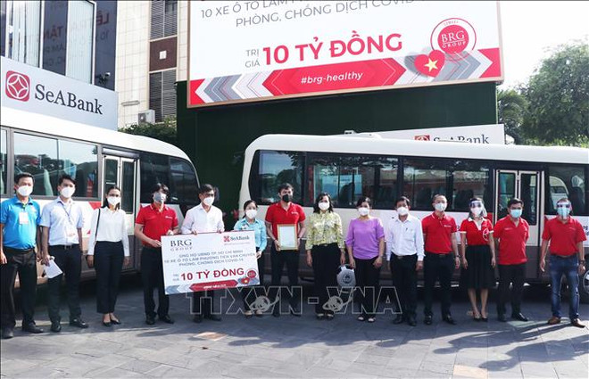 Ciudad Ho Chi Minh recibe donación de equipos médicos para el control del COVID-19 ảnh 1