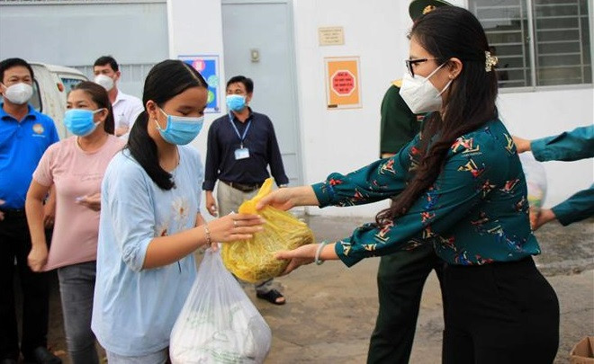 Ciudad Ho Chi Minh pide apoyo del Gobierno a favor de los afectados por el COVID-19 ảnh 1 Ciudad Ho Chi Minh pide apoyo del Gobierno a favor de los afectados por el COVID-19 ảnh 1