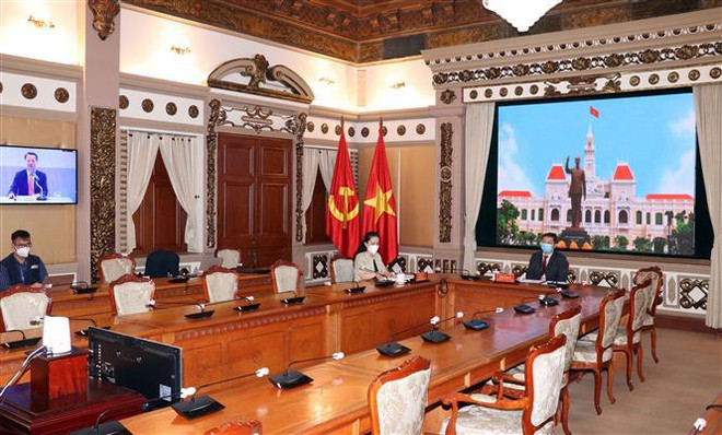 Ciudad Ho Chi Minh asiste a plenario de Asociación de Gobiernos regionales de Asia Nororiental ảnh 2