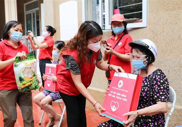 Apoya Cruz Roja de Hanoi a residentes con dificultades económicas ảnh 1 Apoya Cruz Roja de Hanoi a residentes con dificultades económicas ảnh 1