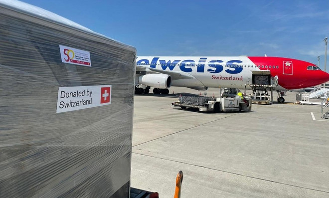 Suiza dona 13 toneladas de asistencia médica a Vietnam ảnh 1 Suiza dona 13 toneladas de asistencia médica a Vietnam ảnh 1