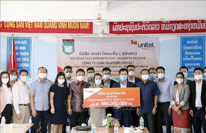 Empresa vietnamita Unitel ayuda a mejorar la calidad de escuela bilingüe en Laos ảnh 1 Empresa vietnamita Unitel ayuda a mejorar la calidad de escuela bilingüe en Laos ảnh 1