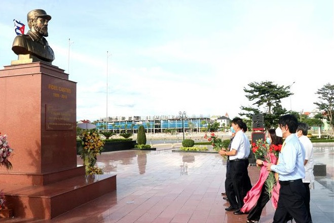Conmemoran en provincia vietnamita natalicio del líder cubano Fidel Castro ảnh 2 Conmemoran en provincia vietnamita natalicio del líder cubano Fidel Castro ảnh 2