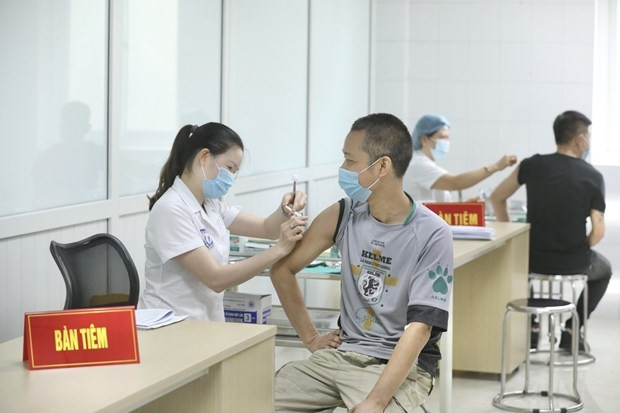 Primer ministro de Vietnam orienta autorización de vacuna autóctona contra el COVID-19 ảnh 1 Primer ministro de Vietnam orienta autorización de vacuna autóctona contra el COVID-19 ảnh 1