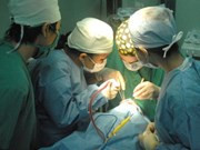 Médicos italianos brindan servicio gratuito a pobres en Vietnam ảnh 1 Médicos italianos brindan servicio gratuito a pobres en Vietnam ảnh 1