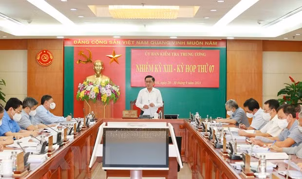 Aplican medidas disciplinarias a instancia partidista en la Policía Marítima de Vietnam ảnh 1