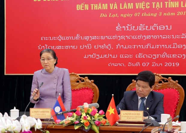 Aboga líder parlamentaria de Laos por fortalecer la cooperación entre su país y Vietnam ảnh 1 Aboga líder parlamentaria de Laos por fortalecer la cooperación entre su país y Vietnam ảnh 1