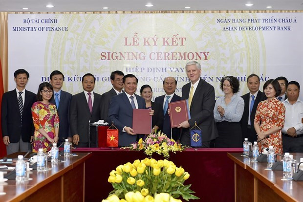 BAD financia con 188 millones de dólares el proyecto de conexión vial entre provincias montañosas de Vietnam ảnh 1 BAD financia con 188 millones de dólares el proyecto de conexión vial entre provincias montañosas de Vietnam ảnh 1