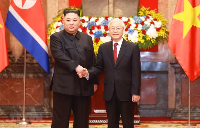 Recibe máximo dirigente político de Vietnam al líder norcoreano ảnh 1