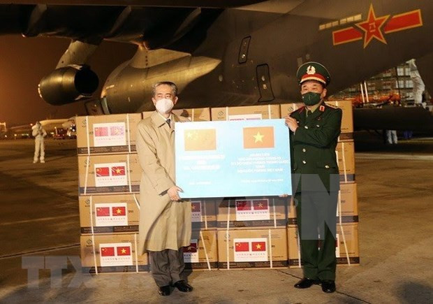 Recibe Vietnam lote de vacuna contra COVID-19 donado por China ảnh 1 Recibe Vietnam lote de vacuna contra COVID-19 donado por China ảnh 1