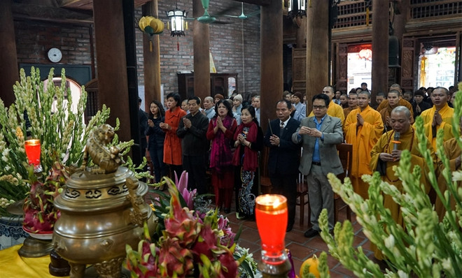 Vietnam homenajea a héroes y víctimas del bombardeo 1972 ảnh 1 Vietnam homenajea a héroes y víctimas del bombardeo 1972 ảnh 1