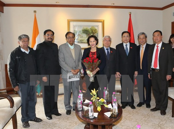 Presidenta parlamentaria conversa con líderes de partidos indios ảnh 1 Presidenta parlamentaria conversa con líderes de partidos indios ảnh 1