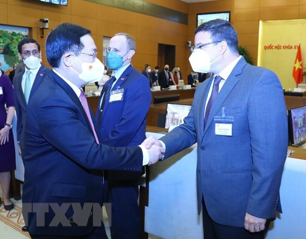 Presidente de Asamblea Nacional de Vietnam recibe a delegación empresarial estadounidense ảnh 1 Presidente de Asamblea Nacional de Vietnam recibe a delegación empresarial estadounidense ảnh 1