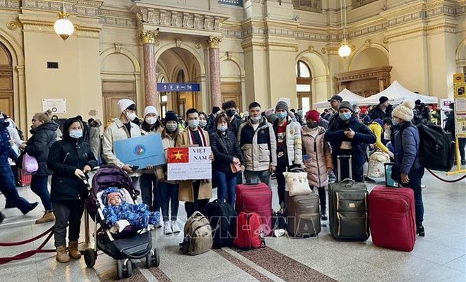 Presidente vietnamita insta a priorizar protección de compatriotas en Ucrania ảnh 1