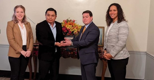 Estados Unidos devuelve antiguas herramientas de piedra a Laos ảnh 1